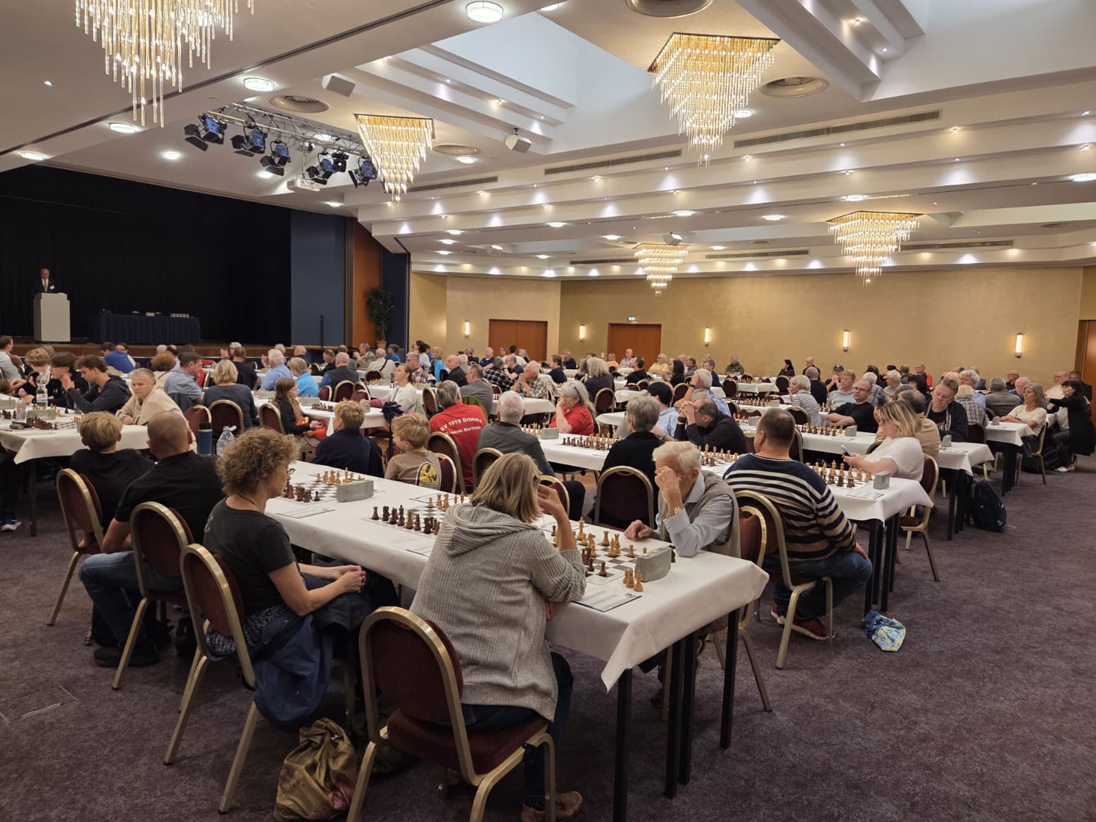 dcup 2026 erffnung blick vom saal auf die bhne